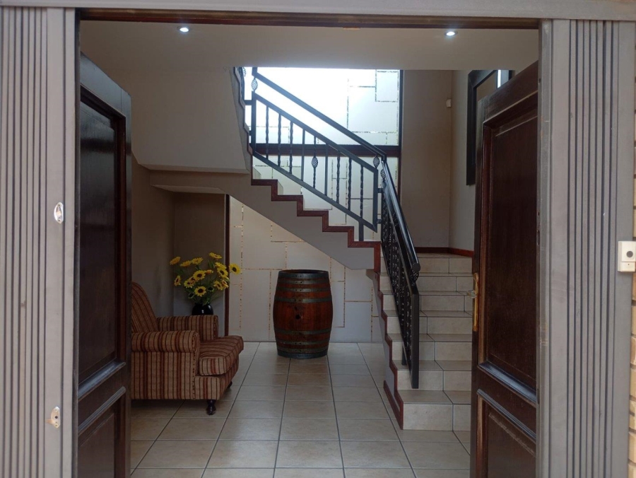 5 Bedroom Property for Sale in Chancliff Ridge Gauteng