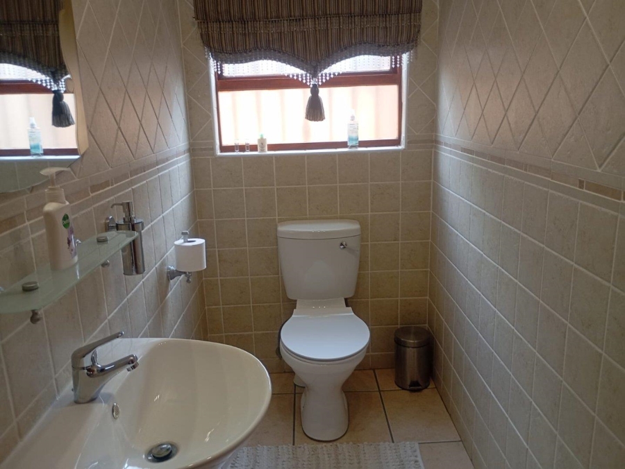 5 Bedroom Property for Sale in Chancliff Ridge Gauteng