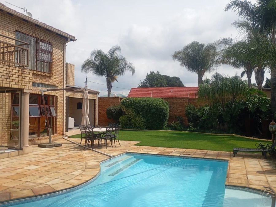 5 Bedroom Property for Sale in Chancliff Ridge Gauteng