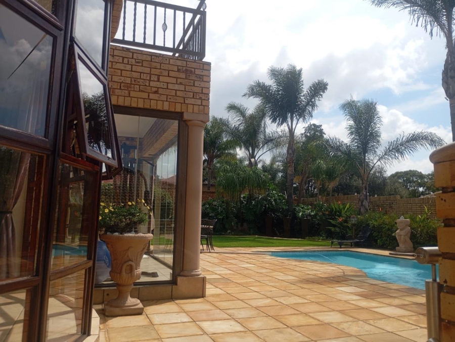 5 Bedroom Property for Sale in Chancliff Ridge Gauteng