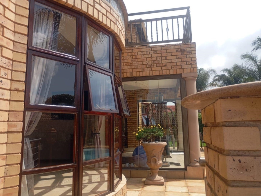 5 Bedroom Property for Sale in Chancliff Ridge Gauteng