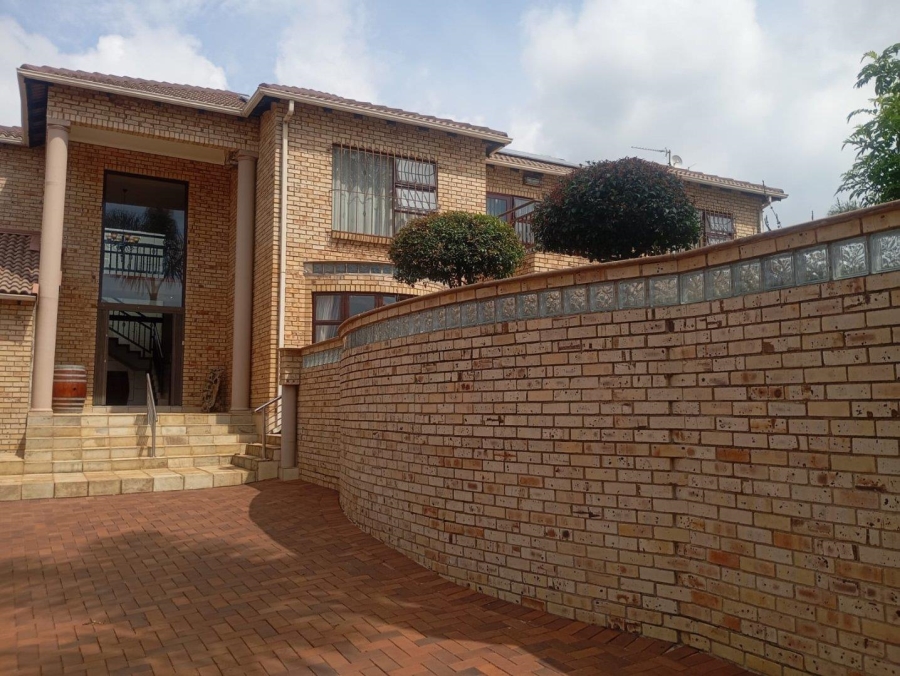 5 Bedroom Property for Sale in Chancliff Ridge Gauteng