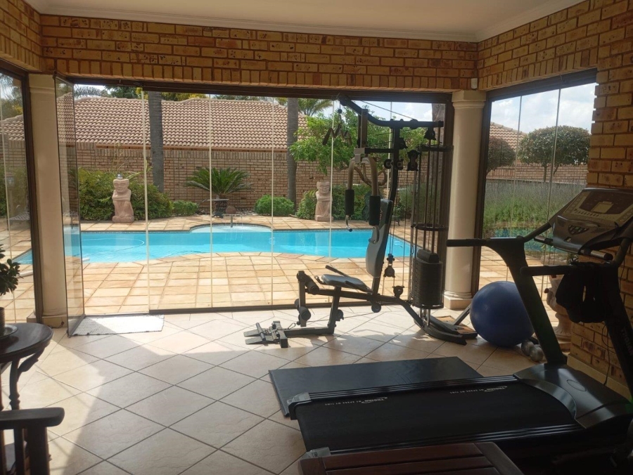 5 Bedroom Property for Sale in Chancliff Ridge Gauteng