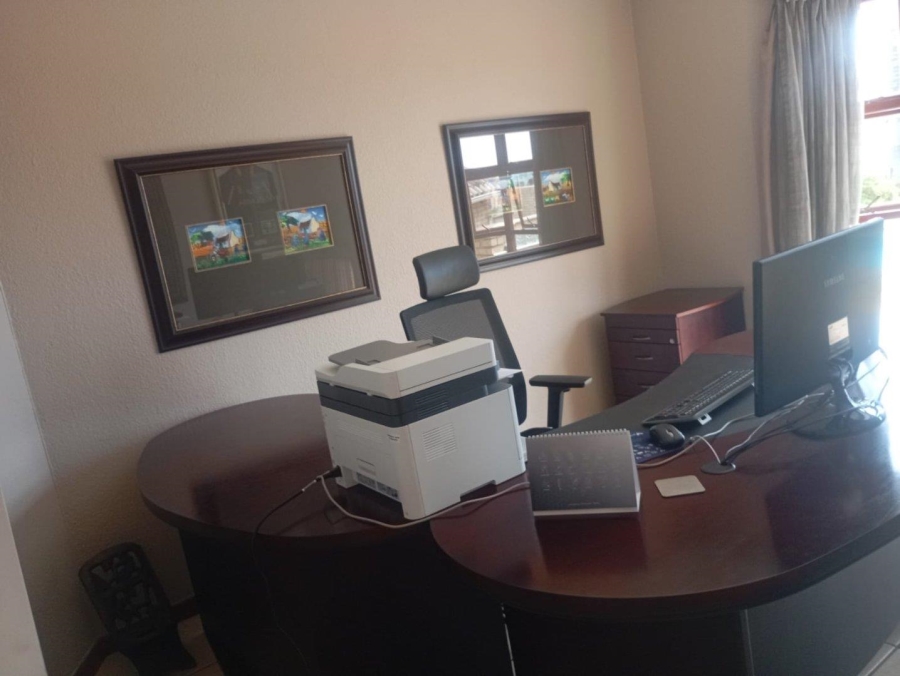 5 Bedroom Property for Sale in Chancliff Ridge Gauteng