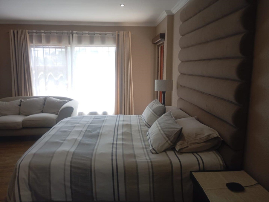 5 Bedroom Property for Sale in Chancliff Ridge Gauteng