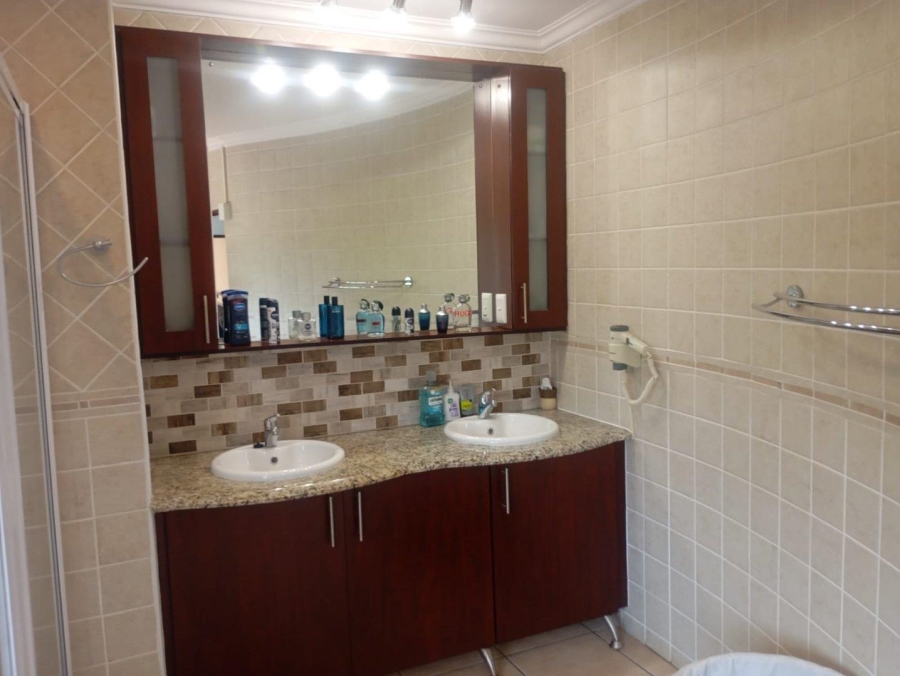 5 Bedroom Property for Sale in Chancliff Ridge Gauteng