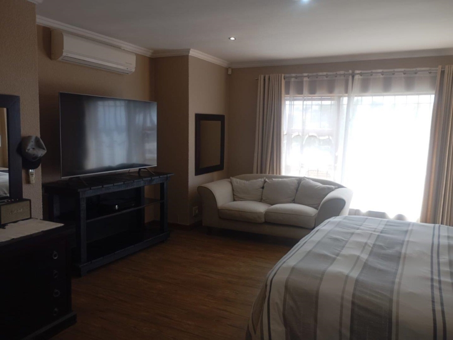 5 Bedroom Property for Sale in Chancliff Ridge Gauteng