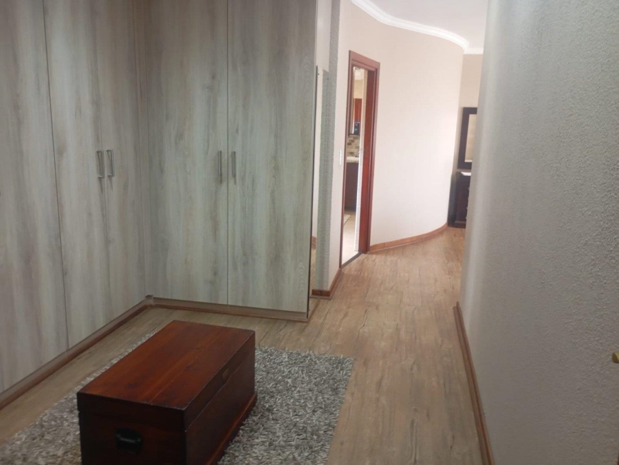 5 Bedroom Property for Sale in Chancliff Ridge Gauteng