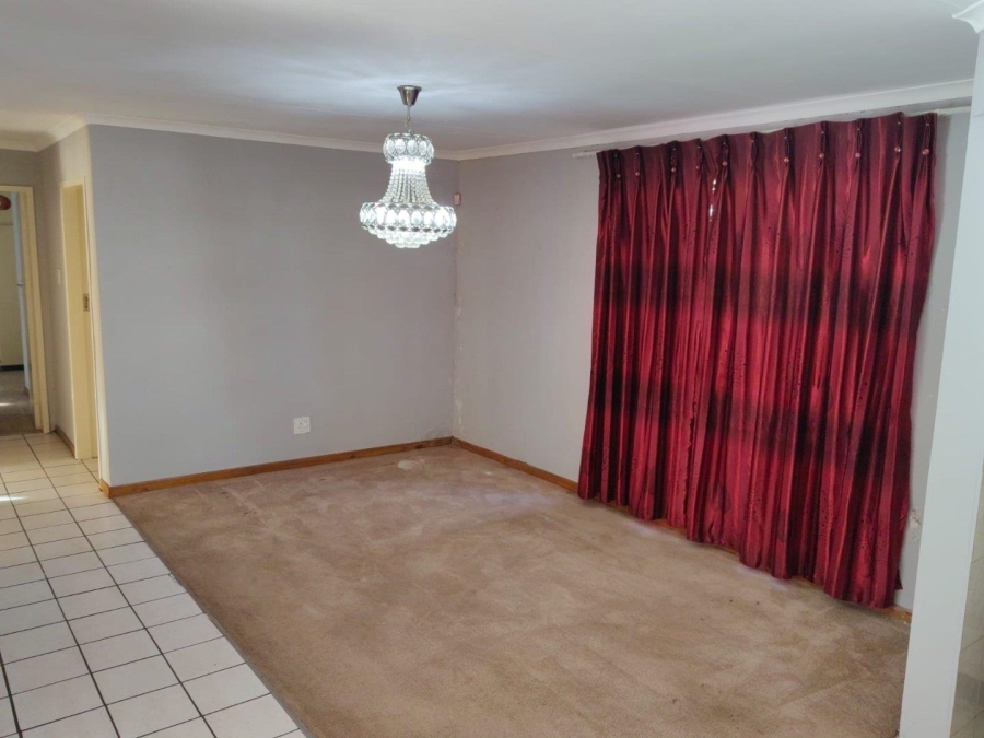 3 Bedroom Property for Sale in Hectorton Gauteng