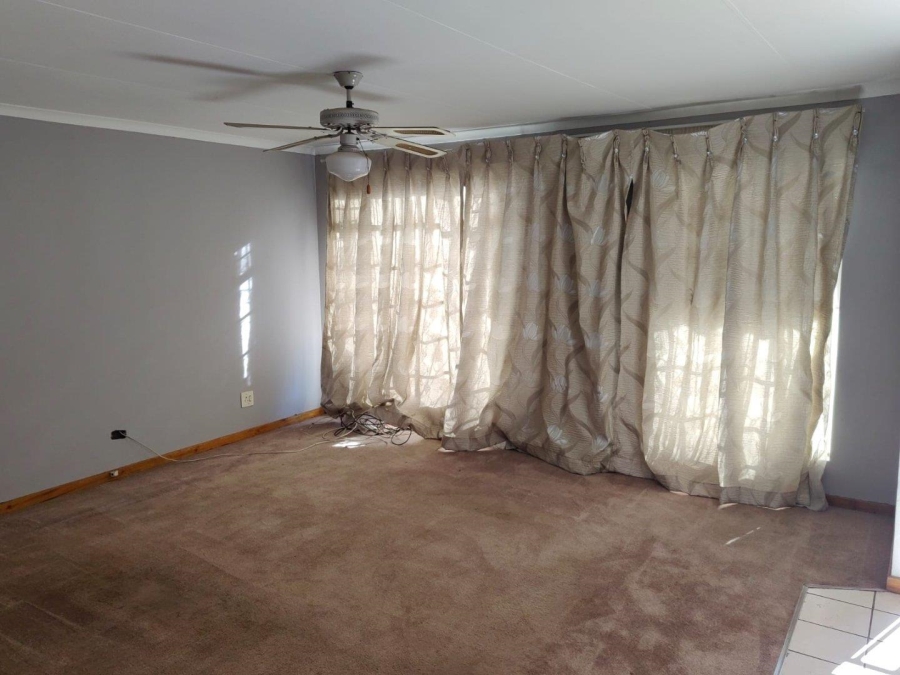 3 Bedroom Property for Sale in Hectorton Gauteng