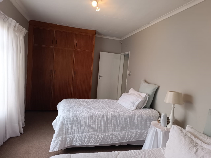 3 Bedroom Property for Sale in Helikonpark Gauteng
