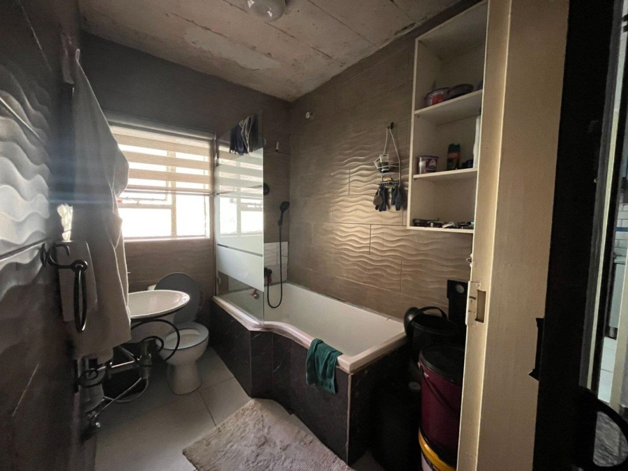 2 Bedroom Property for Sale in Wentworth Park Gauteng