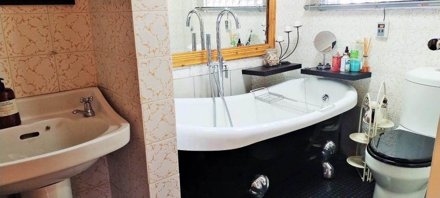 4 Bedroom Property for Sale in Rant En Dal Gauteng