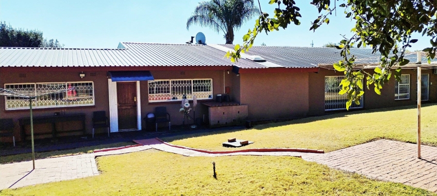 4 Bedroom Property for Sale in Rant En Dal Gauteng