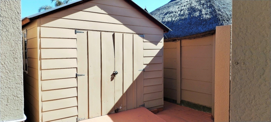 4 Bedroom Property for Sale in Rant En Dal Gauteng