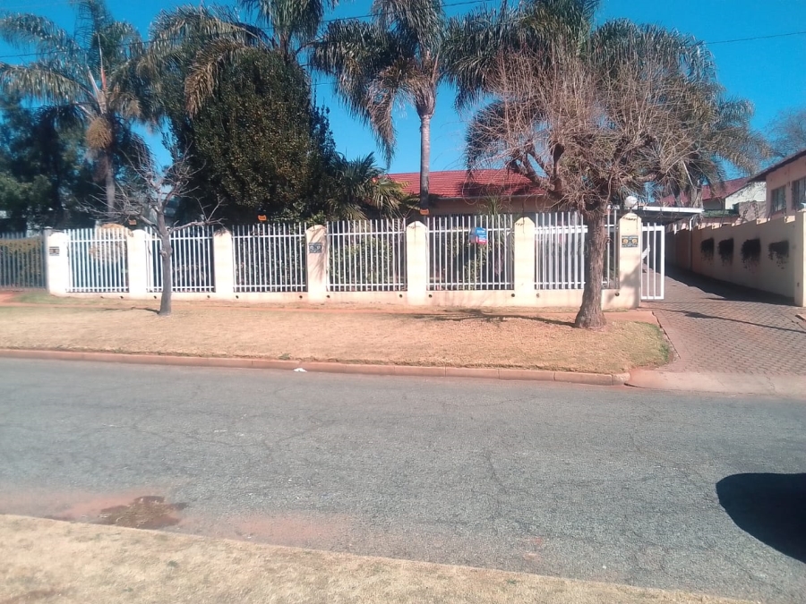 3 Bedroom Property for Sale in Wentworth Park Gauteng