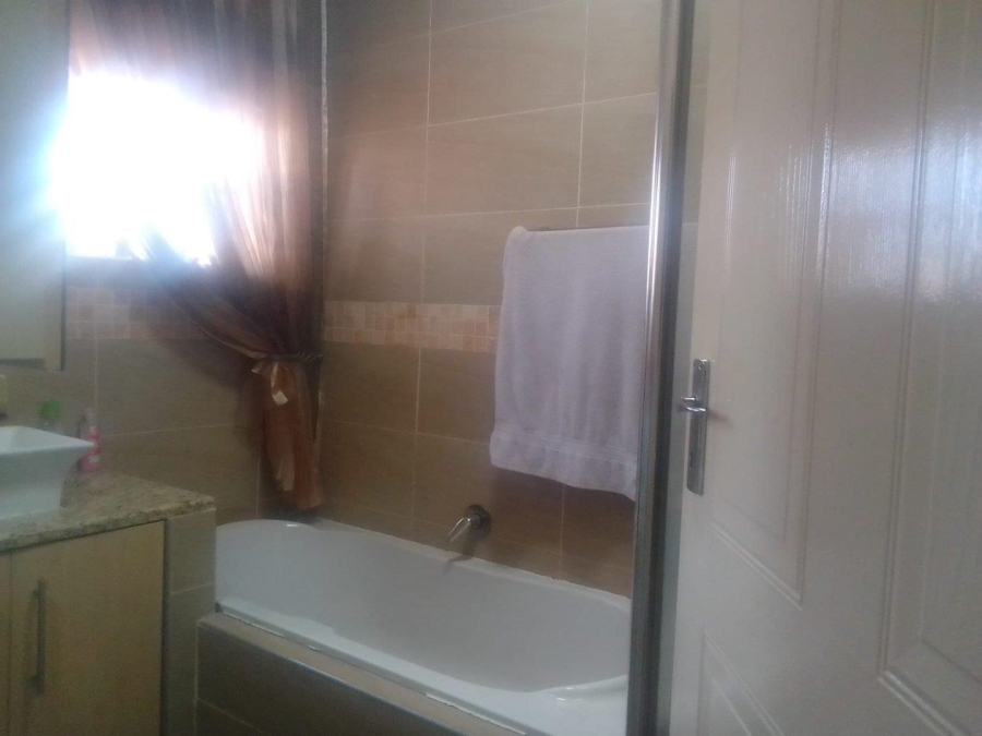 3 Bedroom Property for Sale in Wentworth Park Gauteng