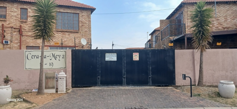 2 Bedroom Property for Sale in Eike Park Gauteng