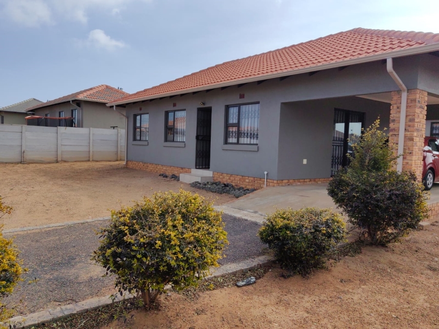 3 Bedroom Property for Sale in Azaadville Gardens Gauteng