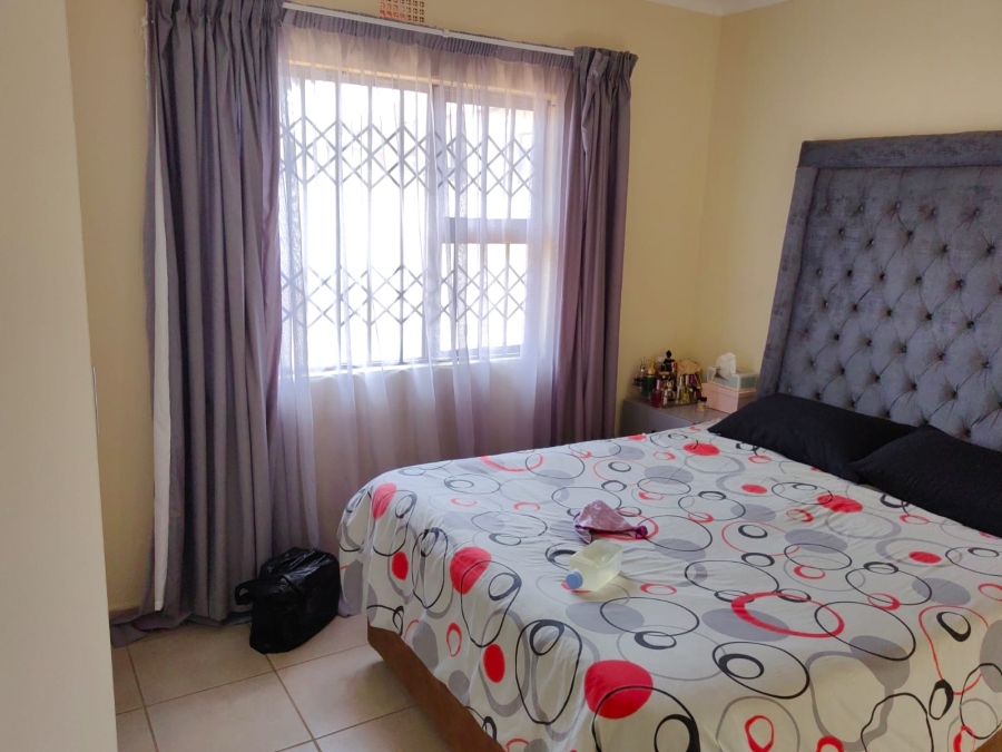 3 Bedroom Property for Sale in Azaadville Gardens Gauteng
