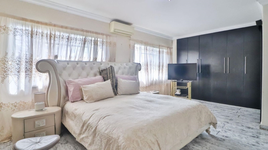3 Bedroom Property for Sale in Highlands North Gauteng