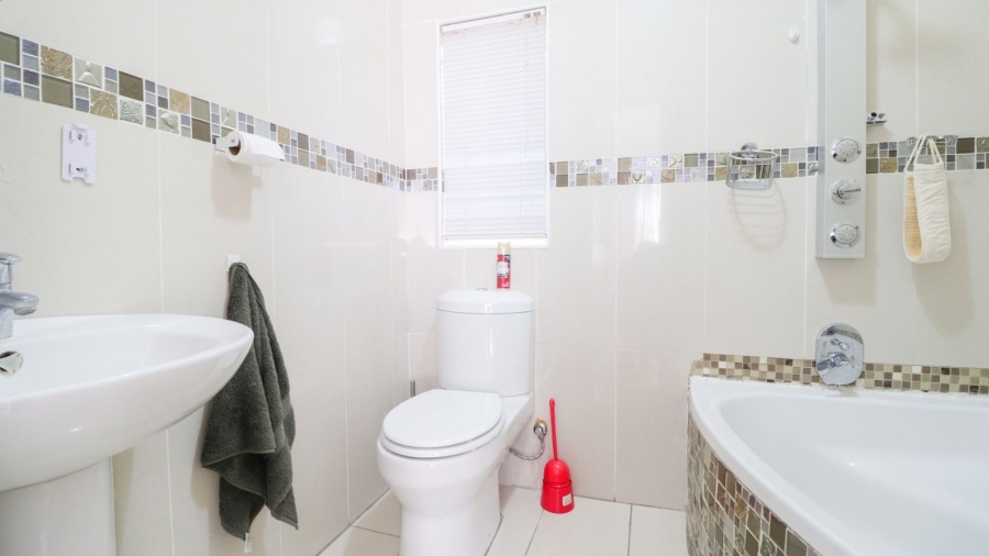 3 Bedroom Property for Sale in Highlands North Gauteng