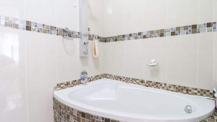 3 Bedroom Property for Sale in Highlands North Gauteng