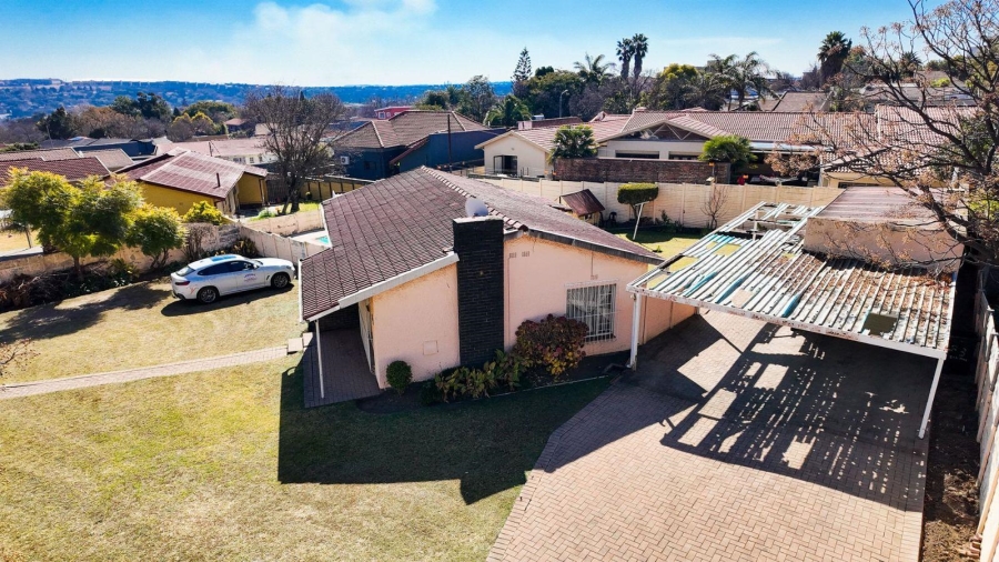 3 Bedroom Property for Sale in Edenvale Central Gauteng