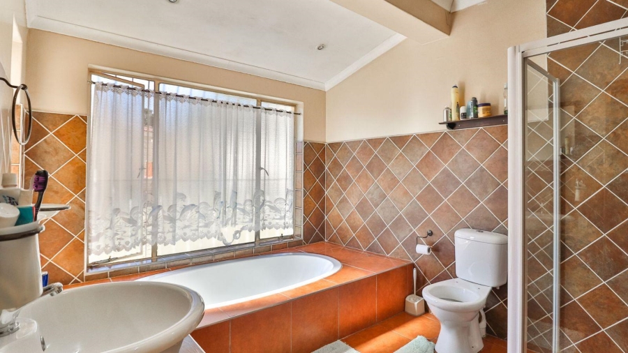 3 Bedroom Property for Sale in Edenvale Central Gauteng