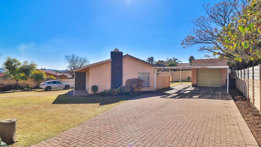 3 Bedroom Property for Sale in Edenvale Central Gauteng