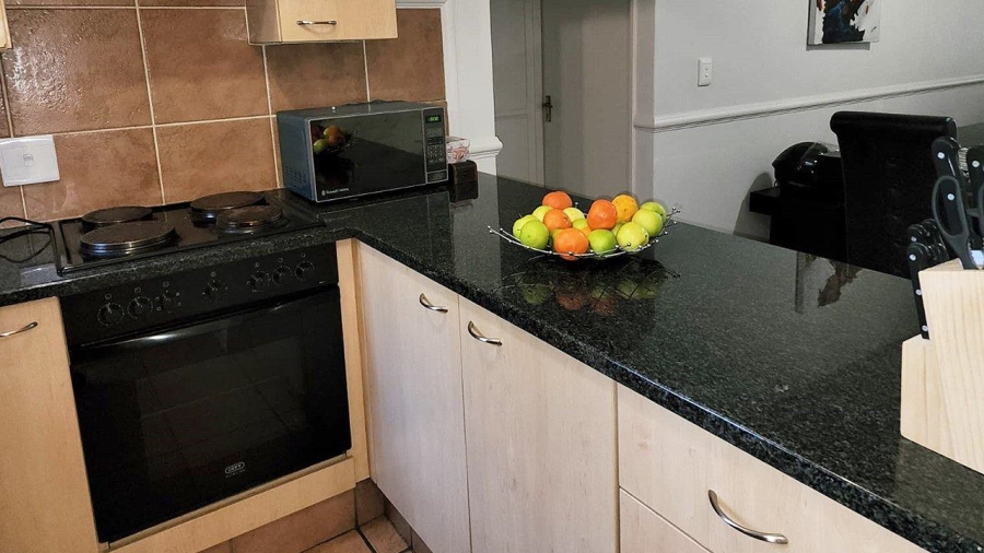 To Let 1 Bedroom Property for Rent in Waverley Gauteng