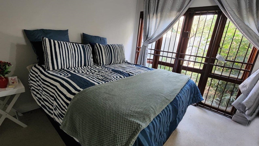 To Let 1 Bedroom Property for Rent in Waverley Gauteng