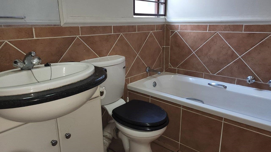To Let 1 Bedroom Property for Rent in Waverley Gauteng