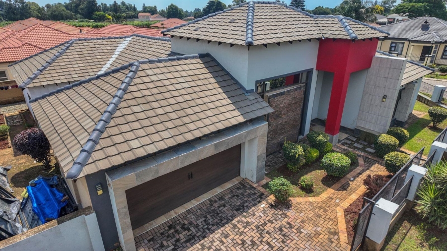 3 Bedroom Property for Sale in Denneoord Gauteng