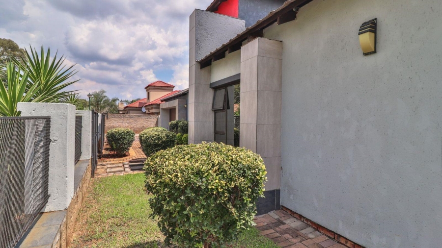 3 Bedroom Property for Sale in Denneoord Gauteng