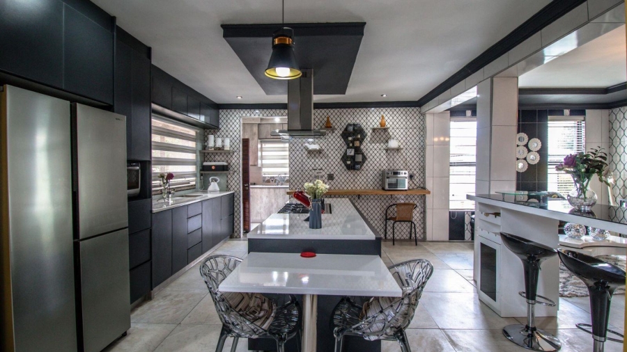 3 Bedroom Property for Sale in Denneoord Gauteng