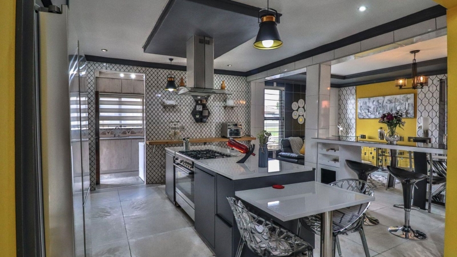 3 Bedroom Property for Sale in Denneoord Gauteng