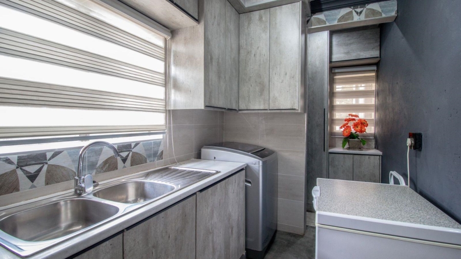 3 Bedroom Property for Sale in Denneoord Gauteng