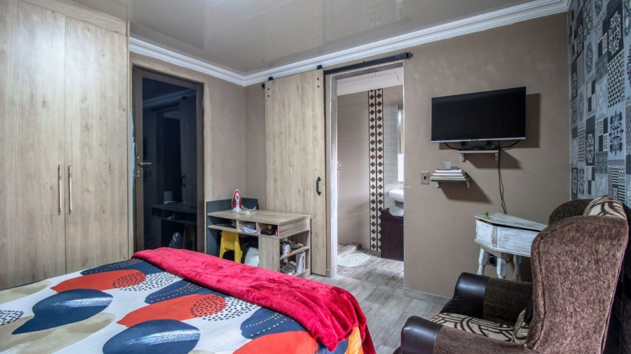 3 Bedroom Property for Sale in Denneoord Gauteng