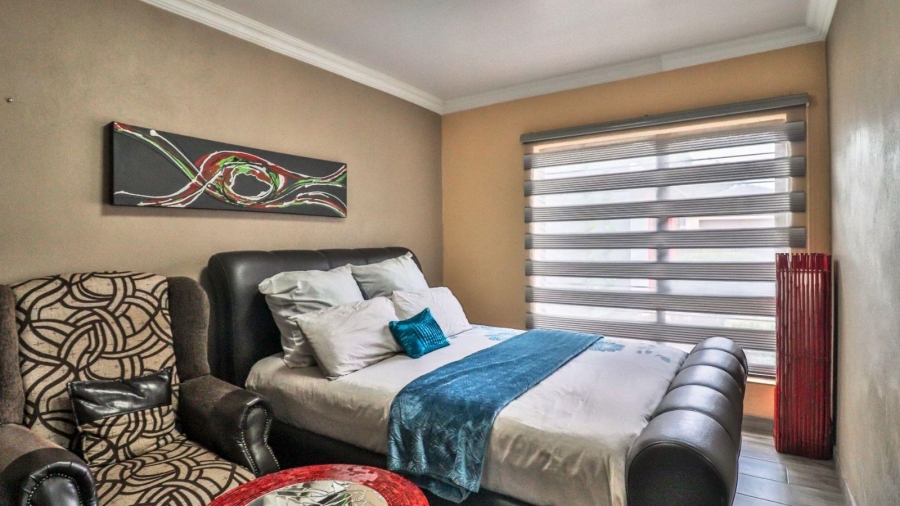 3 Bedroom Property for Sale in Denneoord Gauteng