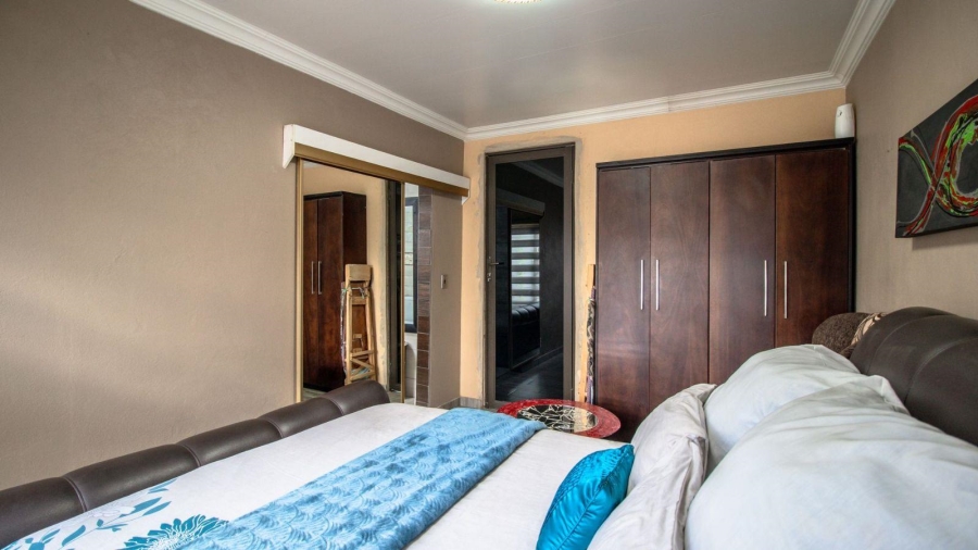 3 Bedroom Property for Sale in Denneoord Gauteng