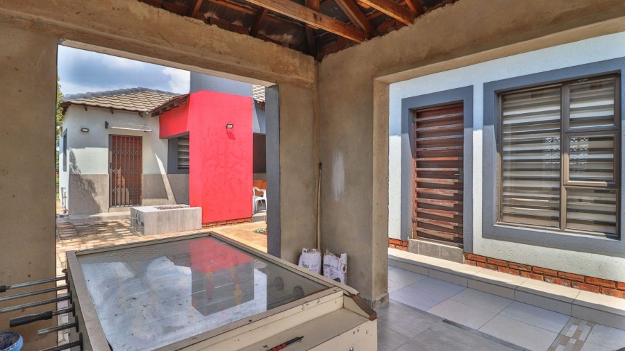 3 Bedroom Property for Sale in Denneoord Gauteng