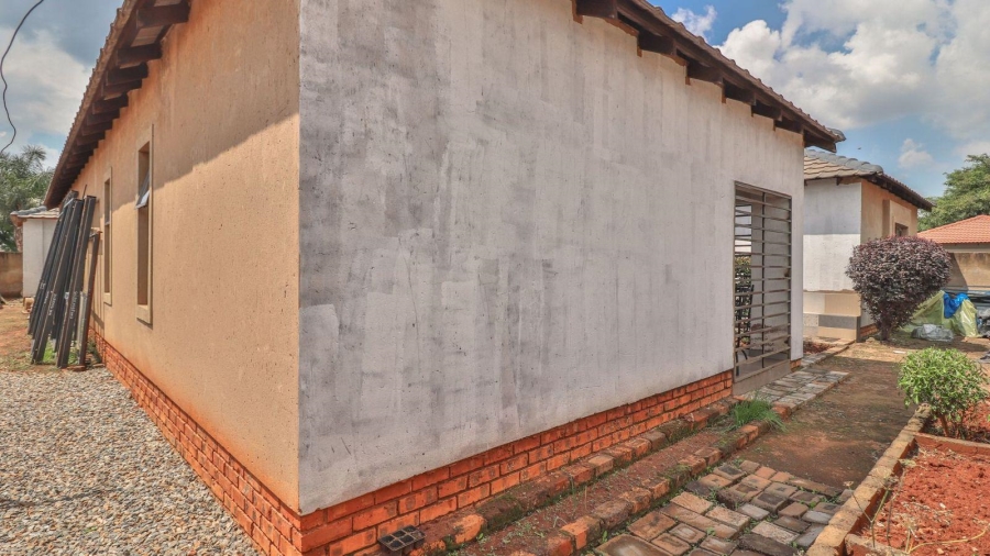 3 Bedroom Property for Sale in Denneoord Gauteng