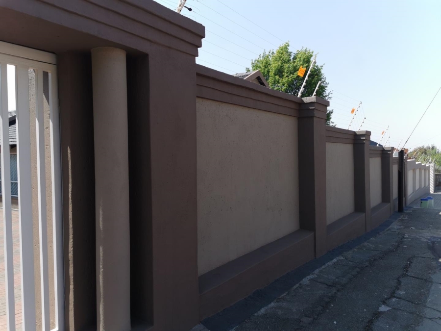 3 Bedroom Property for Sale in Symhurst Gauteng