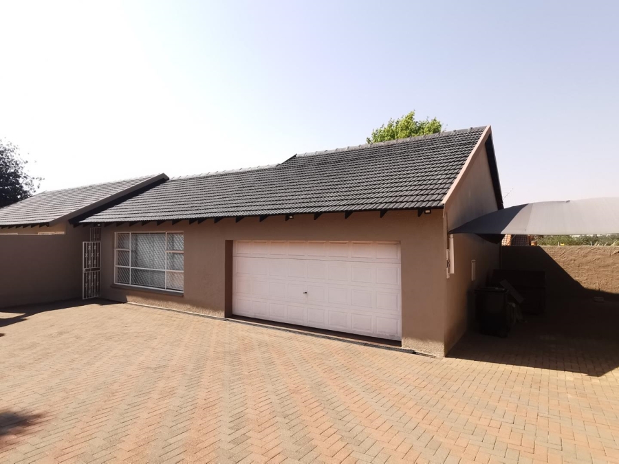 3 Bedroom Property for Sale in Symhurst Gauteng