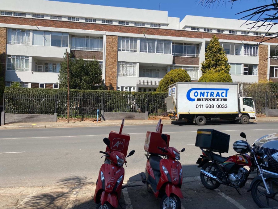 To Let 2 Bedroom Property for Rent in Illovo Gauteng