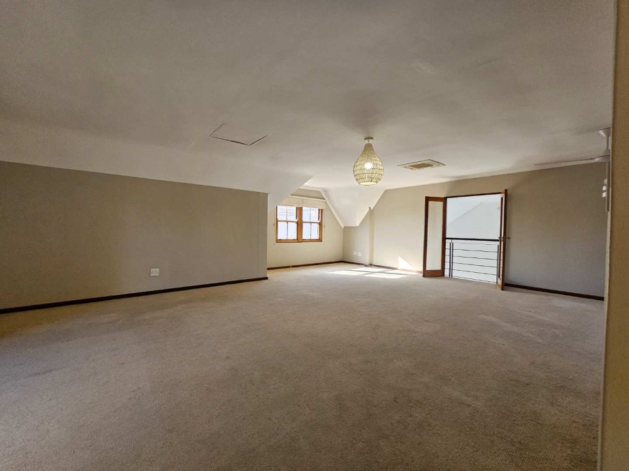 To Let 4 Bedroom Property for Rent in Bryanston Gauteng