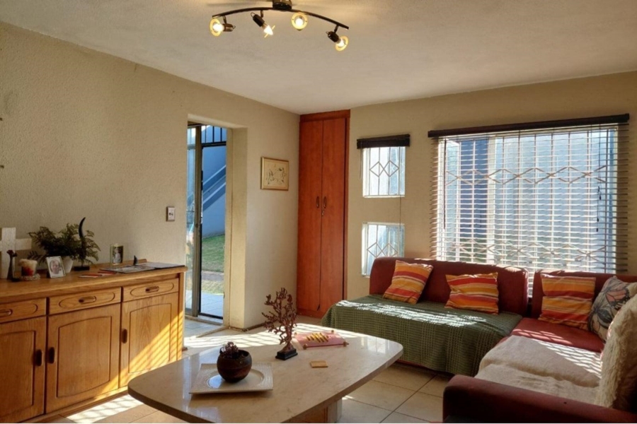 2 Bedroom Property for Sale in Mulbarton Gauteng