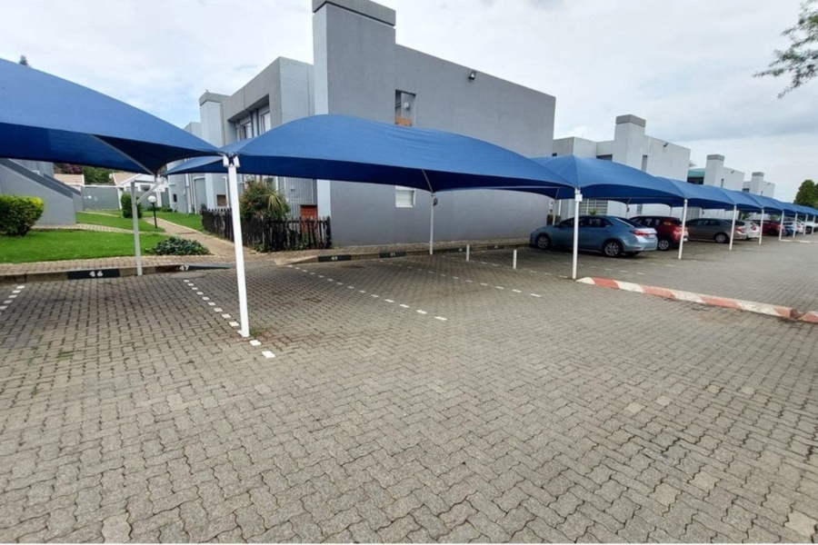 2 Bedroom Property for Sale in Mulbarton Gauteng