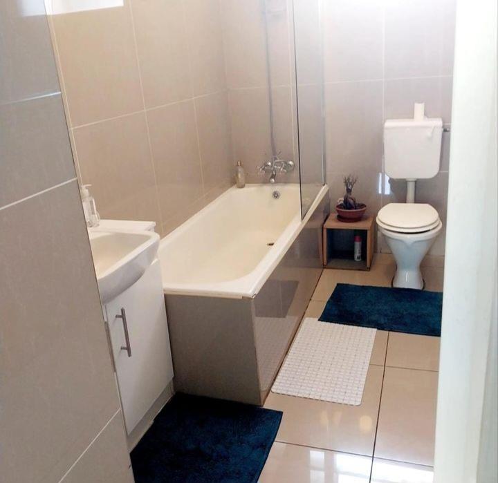 To Let 3 Bedroom Property for Rent in Sandton Central Gauteng